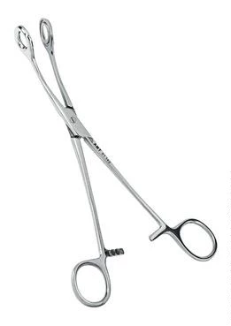 Щипцы геморроидальные окончатые изогнутые 215 мм:uz:Cheklangan kavisli gemorroyoidal forseps 215 mm