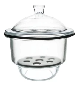 Эксикатор лабораторный с фарфоровым поддоном разных диаметров:uz:Turli diametrli chinni patnisli laboratoriya eksikatori