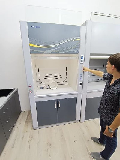 Вытяжной шкаф:uz:Вытяжной шкаф